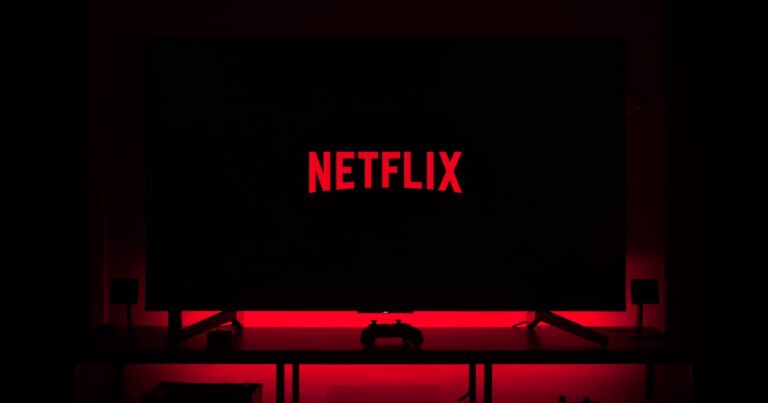 Netflix vs. Its Own Customers: What the Password-Sharing Crackdown Teaches Us About Retention Marketing